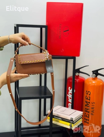 чанти Valentino Garavani ➡️20 Cm ⬆️13 Cm , снимка 4 - Чанти - 54363104