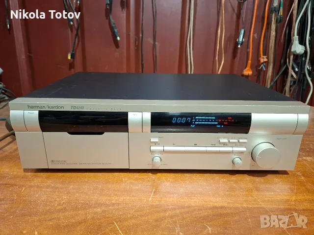 Продава се двуглав дек Harman kardon TD-4200. 