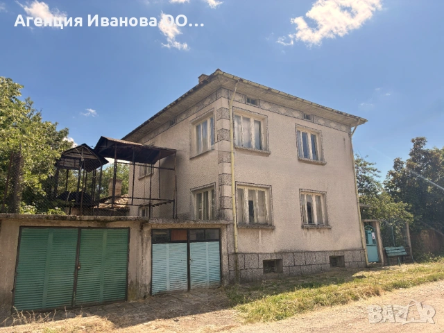   Къща с три жилищни части, гараж и двор – гр. Попово, снимка 3 - Къщи - 54939900