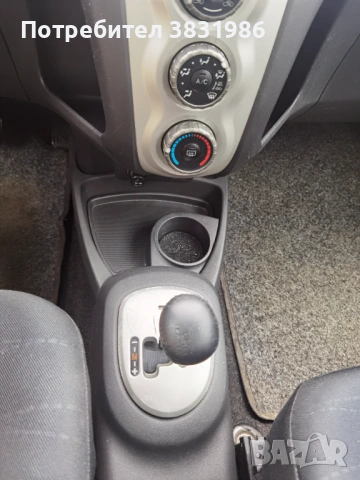 Продавам TOYOTA YARIS 2006 1,4 D4D 90 к. Автомат , снимка 9 - Автомобили и джипове - 54184620
