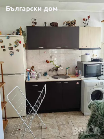 Продава се едноетажна къща близнак с отделен вход до Хуманитарна гимназия в гр. Добрич за 73 000 €, снимка 4 - Къщи - 55389403