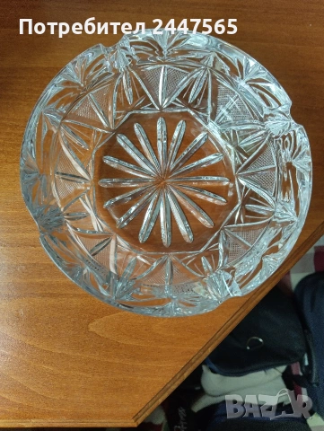 Пепелник кристален , снимка 2 - Декорация за дома - 54356482