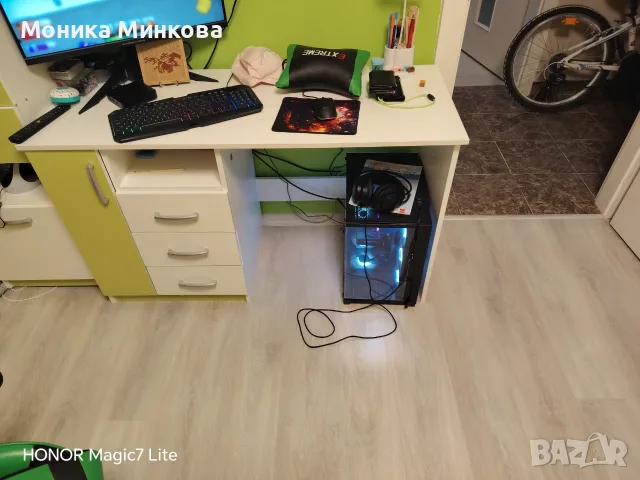 Детско бюро за детсла стая