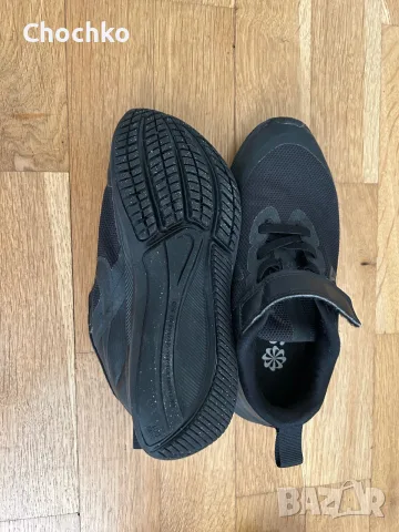Детски маратонки Nike, снимка 3 - Детски маратонки - 55394996