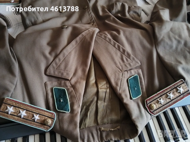 Стар военен шинел с пагони, снимка 6 - Антикварни и старинни предмети - 54382058