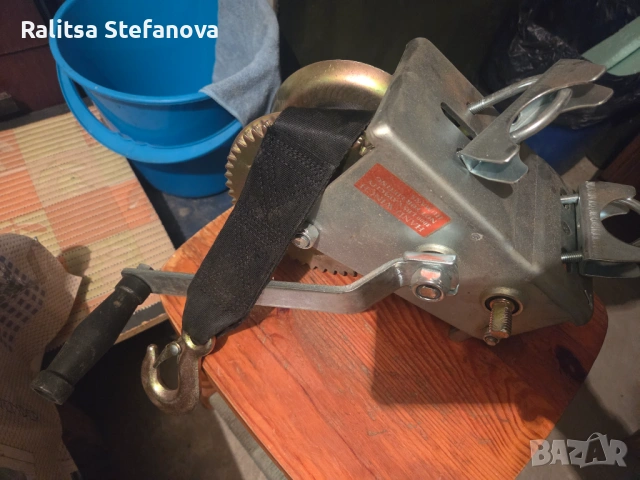 Продавам лебедка с предавки и различни рибарски принадлежности - въдици,мрежи и т.н , снимка 6 - Други инструменти - 53987623