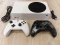 Xbox Series S 512GB с 2 оригинални контролера и кабели, снимка 2