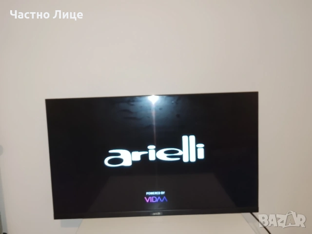 Смарт телевизор Arielli 32" (Smart TV VIDAA) – Като нов + Стойка за стена, снимка 2 - Телевизори - 54725722