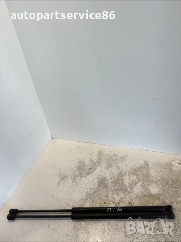 Амортисьор капак преден за Volkswagen Touareg 3.0 Tdi (2009) 7L6823359B