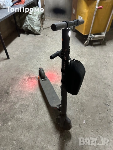 Тротинетка Segway Ninebot ES2, снимка 5 - Скейтборд, ховърборд, уейвборд - 54979603