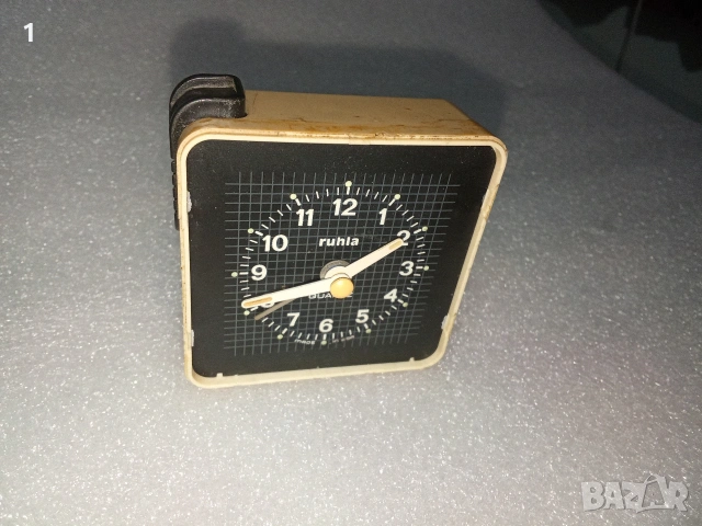 Ретро будилник Ruhla Quartz , снимка 2 - Антикварни и старинни предмети - 54153187
