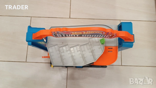 Hot Wheels® Stunt Splash Car Wash™ Stunt Garage™ автомивка Хот Уилс, снимка 7 - Коли, камиони, мотори, писти - 40816007