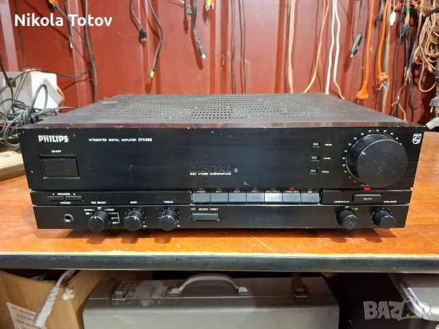 Продава се усилвател Philips DFA-888. 
