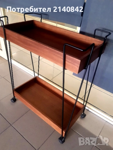 Помощна масичка Inart от орехово дърво на колелца, перфектно състояние, снимка 1 - Маси - 53536541