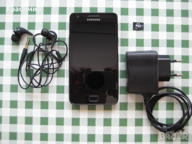 Продавам Samsung Galaxy S2 - Samsung GT-I9100 - комплект