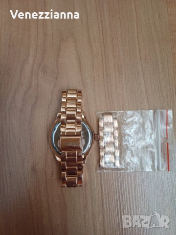 GUESS Дамски Часовник Rose Gold s Монограм, снимка 6 - Дамски - 54900462