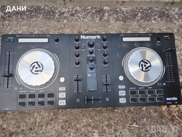 DJ mixser Numark Pro 3 конзола.Перфектна, снимка 2 - Ресийвъри, усилватели, смесителни пултове - 55618448