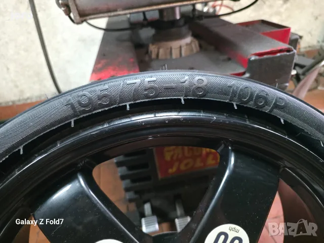 Патерица 18" Audi Q5 комплект, снимка 3 - Гуми и джанти - 55607393