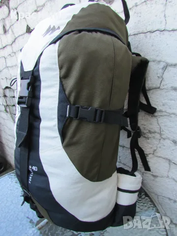 Туристическа раница Quechua Forclaz 40L, снимка 5 - Спортна екипировка - 55335497