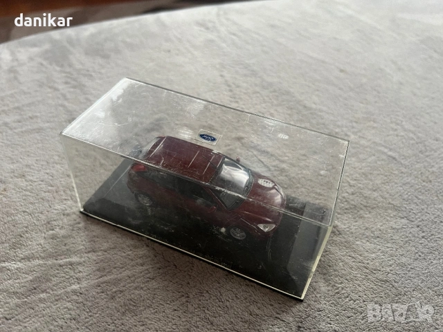 Ford Focus метална количка, мащаб 1:43, Minichamps, снимка 6 - Колекции - 54072235