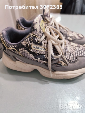 Дамски маратонки Адидас , снимка 2 - Маратонки - 54339908