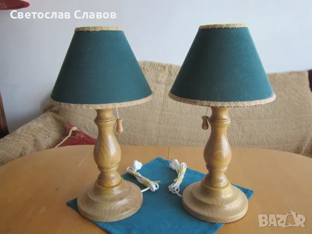 Комплект настолни /нощни/ лампи от стругована акация 3