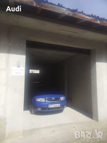 Собственик продавам масивен тухлен гараж с височина 4 метра кв. Зоната над PRAKTIKER Монтирана елект, снимка 5 - Гаражи и паркоместа - 53980974