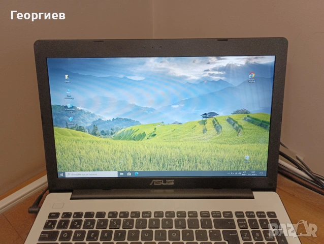 Лаптоп Asus R515M / 15,6", снимка 3 - Лаптопи за дома - 54630816