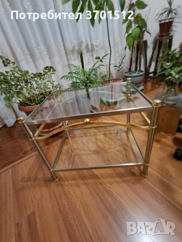 Много добре запазена холна маса