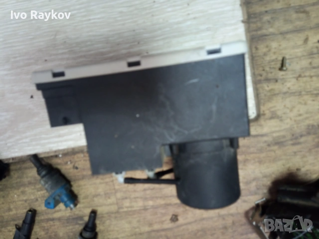 Помпа централно заключване Audi A8 , 8L0862257E