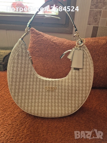 Продавам нова чанта Guess