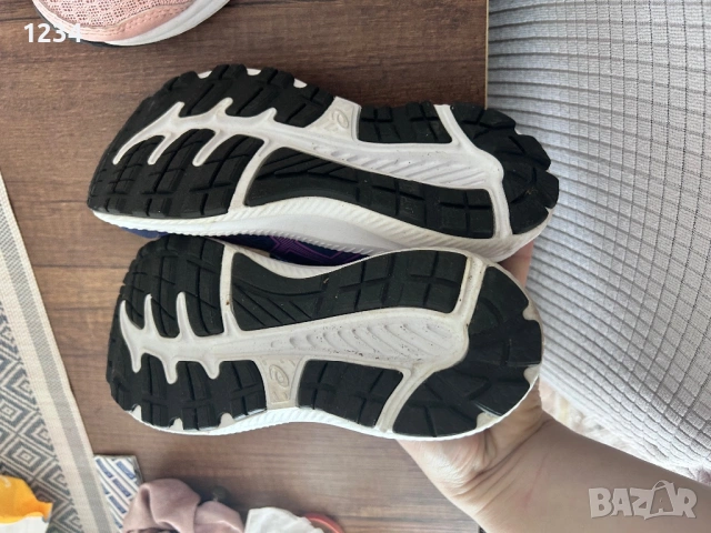 Детски оригинални маратонки Asics, снимка 3 - Детски маратонки - 54495908
