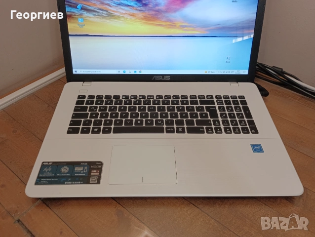 Лаптоп Asus F7515  N3060 / 17,3", снимка 2 - Лаптопи за дома - 54438768