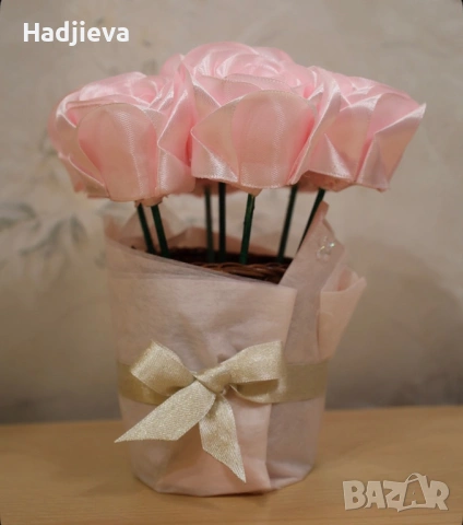 Ръчно изработен букет от сатенени рози , снимка 2 - Декорация за дома - 53968484