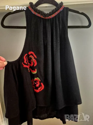 Desigual Страхотен черен топ с красива бродерия и пайети 🌹

​, снимка 3 - Корсети, бюстиета, топове - 55396104