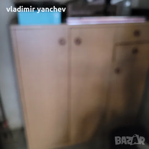 шкаф за дрехи или други принадлежности 