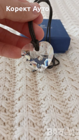Колие Swarovski , снимка 2 - Колиета, медальони, синджири - 54895373