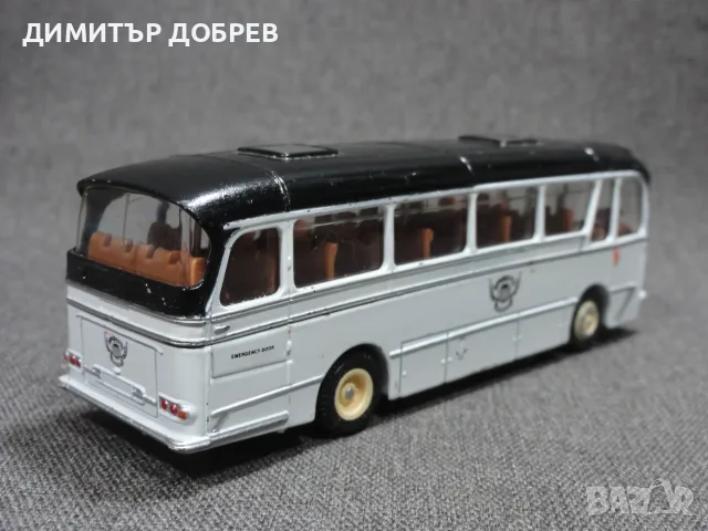 1/76 СТАРА РЕТРО МЕТАЛНА КОЛИЧКА АВТОБУС HARRINGTON GRENADIER BUS, снимка 4 - Колекции - 55423689