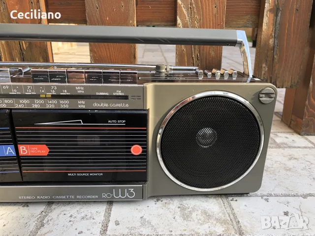JVC RC-W3LE – ретро  радиокасетофон от Япония, снимка 4 - Радиокасетофони, транзистори - 55598133