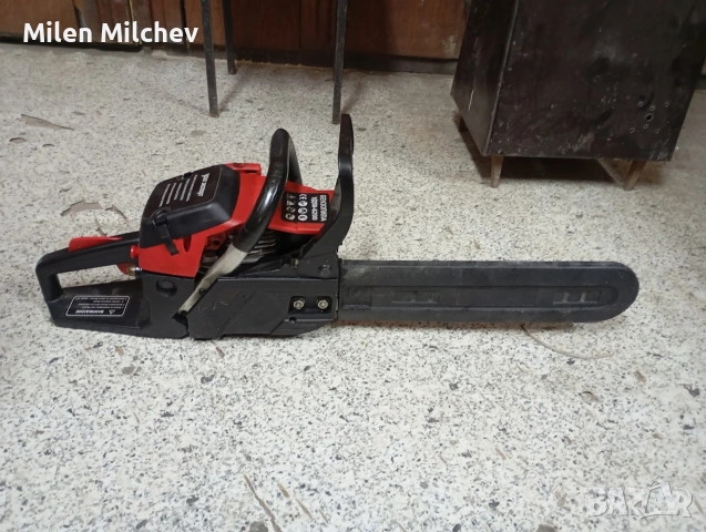 Продавам моторна резачка Урал 52 работеща 