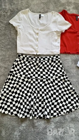 Bershka, H&M, Zara 13-14 г. Сет от три блузки, поличка и дънкови панталонки., снимка 3 - Детски комплекти - 54448789