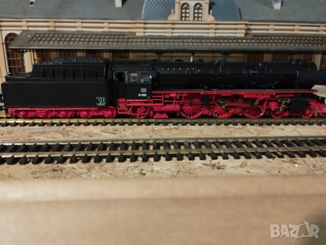 Парен локомотив Roco BR01 HO 1/87, снимка 8 - Колекции - 54396696