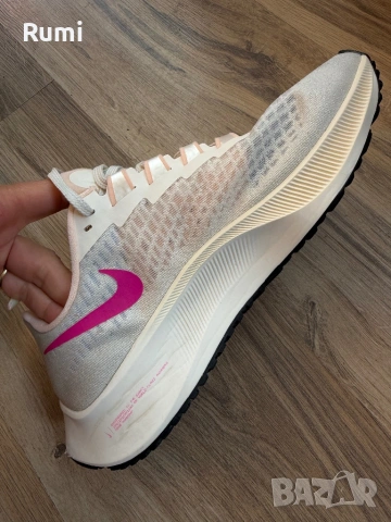 Оригинални дамски маратонки Nike Pegasus 37 ! 40 н, снимка 4 - Маратонки - 54656800