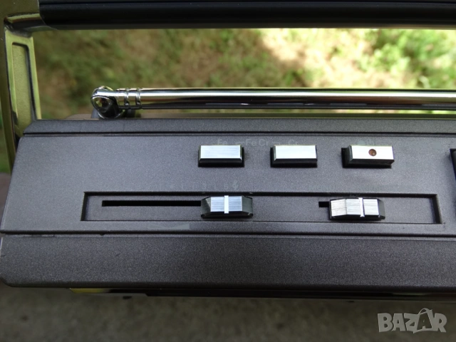 GRUNDIG RR 550 ..., снимка 11 - Радиокасетофони, транзистори - 54721418