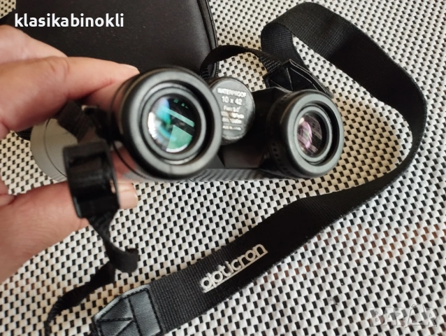 ТОП Ловен Японски Бинокъл-Opticron waterproof 10x42, снимка 3 - Екипировка - 54939936