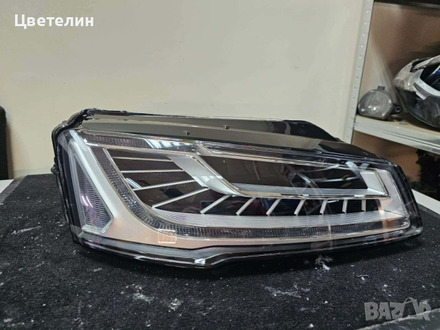 Десен фар за Audi A8 D4 Matrix фейслифт в много добро състояние.