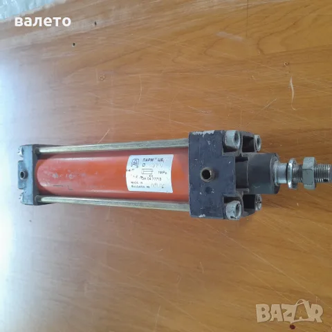 Пневматичен цилиндър , снимка 2 - Резервни части за машини - 55325447