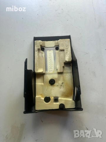 Кора около волана Волво Volvo XC90 2010, снимка 5 - Части - 55083125
