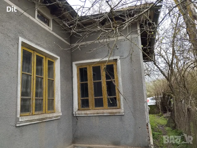 ЕКСКЛУЗИВНО! Продава се здрава тухлена къща с огромен двор (2700 кв.м) и действащ кладенец – с. Росе, снимка 8 - Къщи - 55394357
