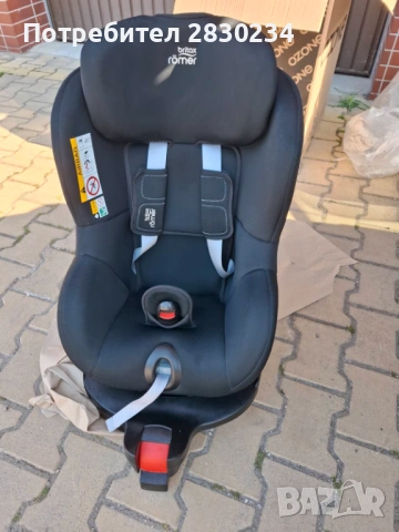 Детско столче за кола Britax Romer Dualfix i-size.